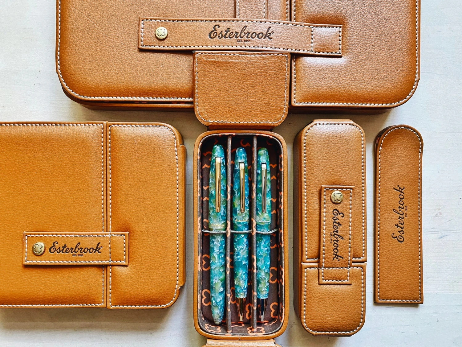 Esterbrook British Tan Pen Nook 3 Pens Esterbrook British Tan Pen Nook 3 Pens -Little Craft Place BT NOOKS6 scaled